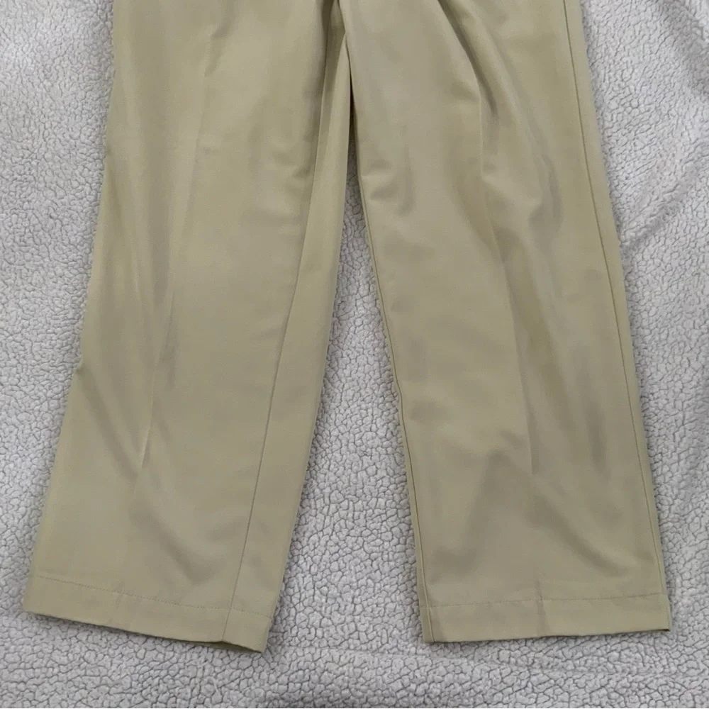 Tommy Hilfiger Golf Pants Men’s 34x30 Khaki Tan Pockets Pleated Straight Leg